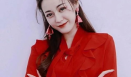 迪丽热巴吃瓜大爆料